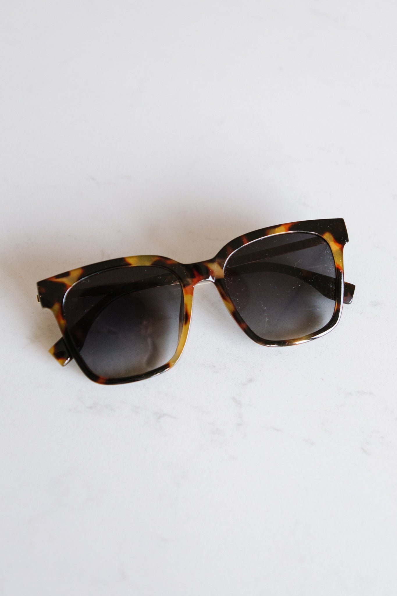 Brighter Days Sunglasses In Honey Tortoise-Womens-Graceful & Chic Boutique, Family Clothing Store in Waxahachie, Texas